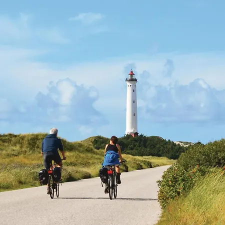 Hébergement de vacances Three-bedroom In *